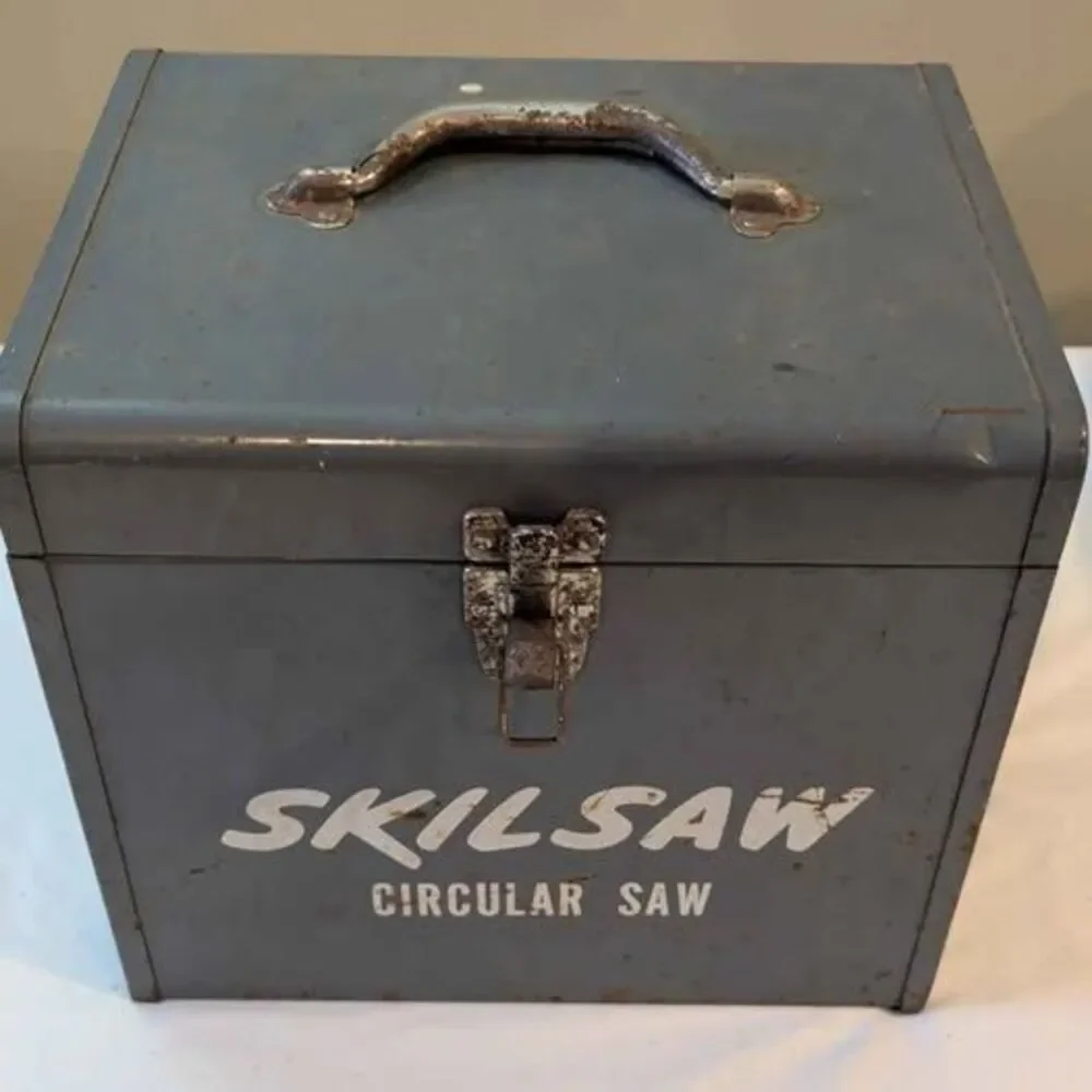 Vintage Skilsaw Metal Carrying Case Tool Box Empty with Blade Insert Cradle Vtg